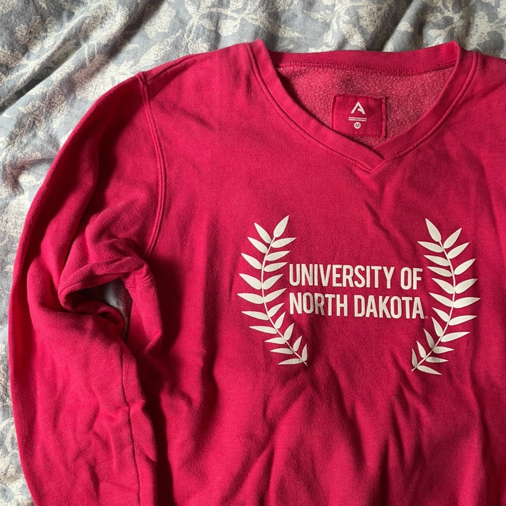 University of North Dakota crew neck sweatshirt